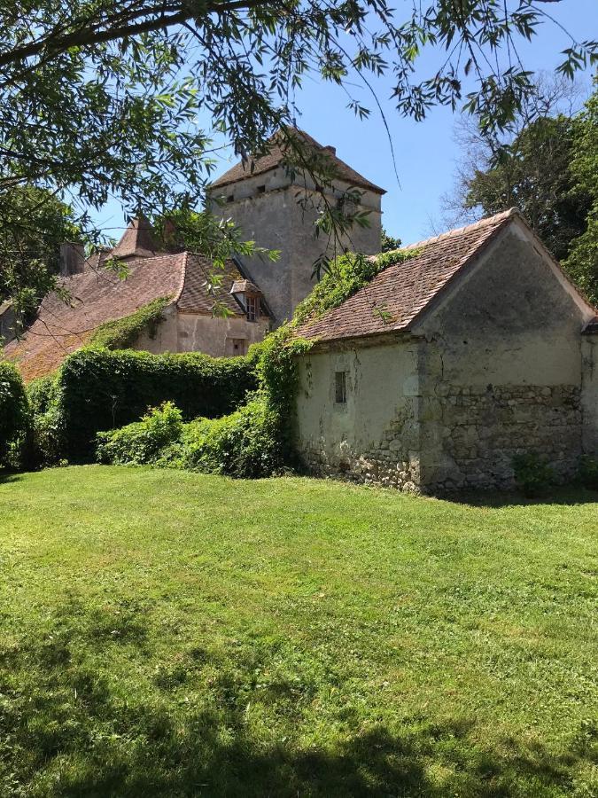 Chateau De Vesset Tréteau Buitenkant foto