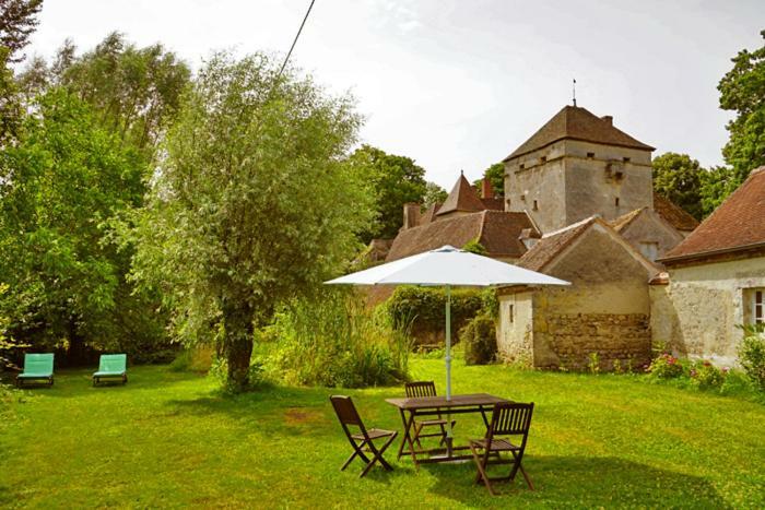 Chateau De Vesset Tréteau Buitenkant foto